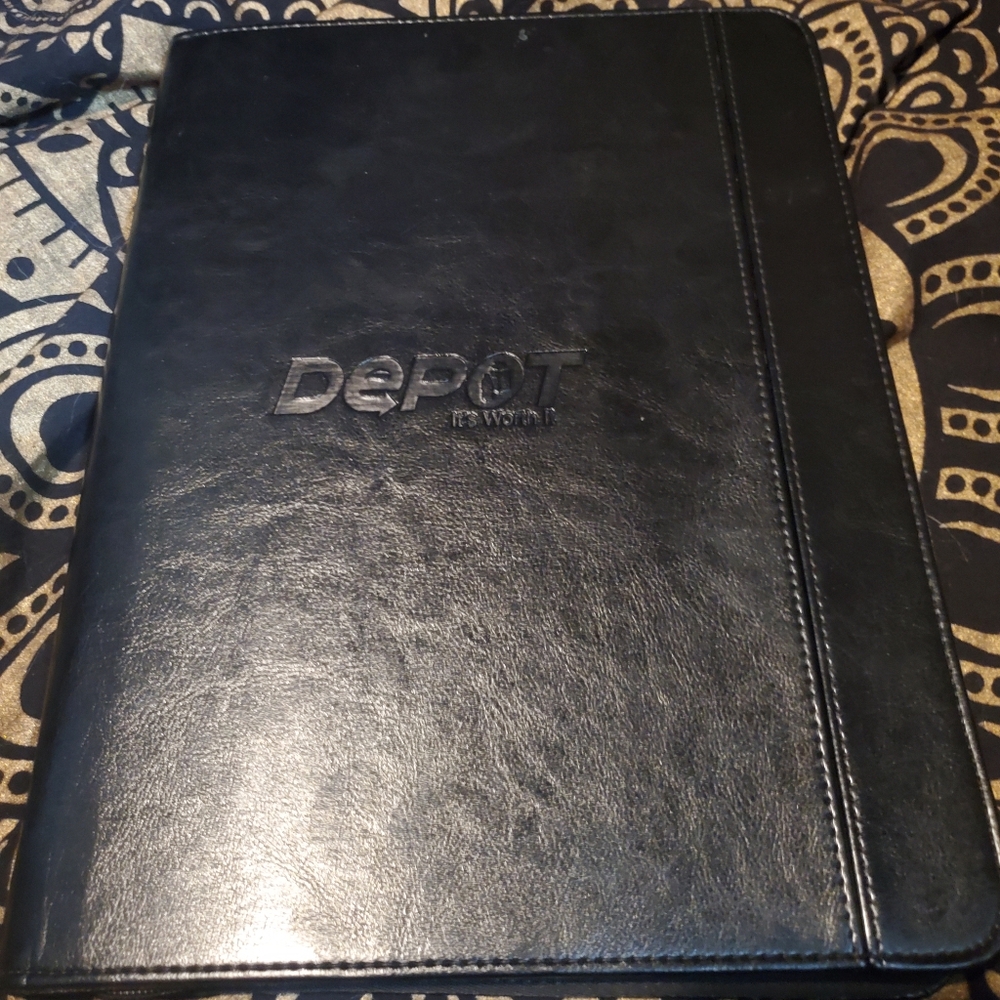 NWOT Depot branded Leather portfolio case has battery for charging devices